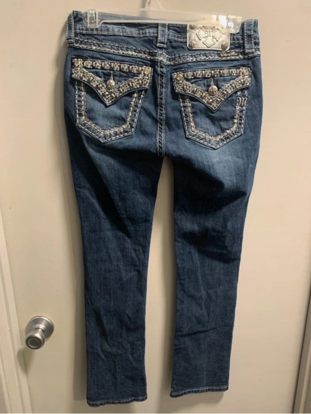 EUC Miss Me Size 28 or 6 Capri